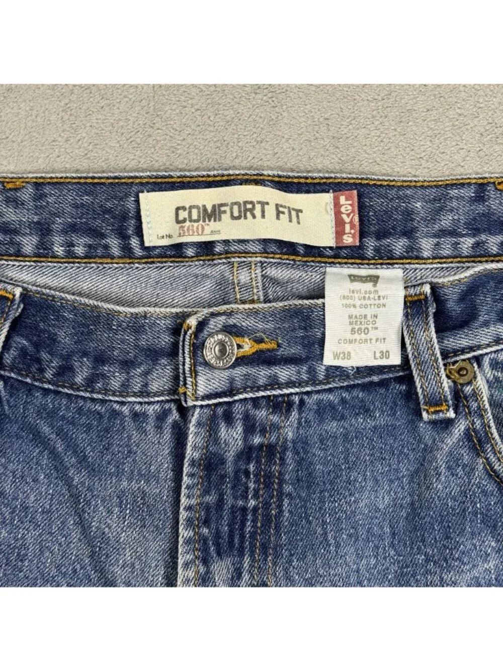 Y2K Distressed Levis 560 Comfort Fit Tapered Leg Jeans Mens 38x30 Light Wash